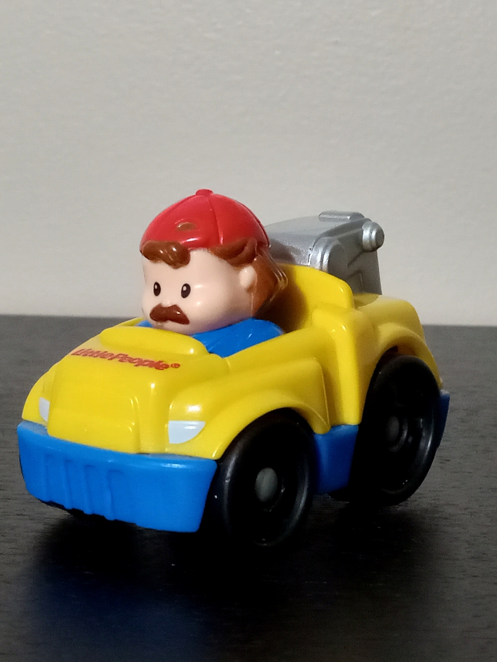 Vintage 2009 Fisher-Price Little People Wheelies Yellow Tow Truck